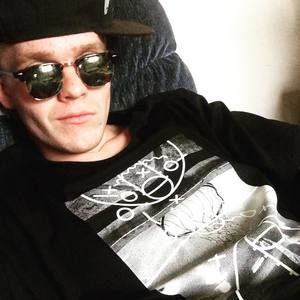 Meet your Posher, Levi